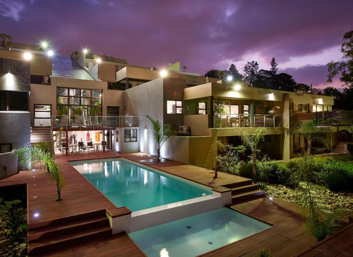 Dynasty Forest Sandown Serviced Apartments & Self Catering Hotel ヨハネスブルグ エクステリア 写真