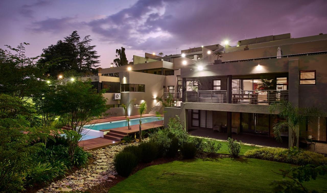 Dynasty Forest Sandown Serviced Apartments & Self Catering Hotel ヨハネスブルグ エクステリア 写真