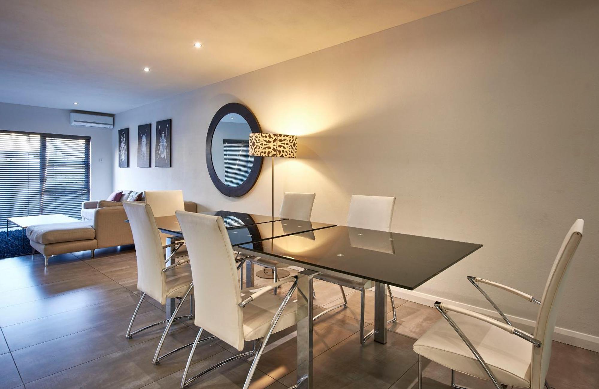 Dynasty Forest Sandown Serviced Apartments & Self Catering Hotel ヨハネスブルグ 部屋 写真
