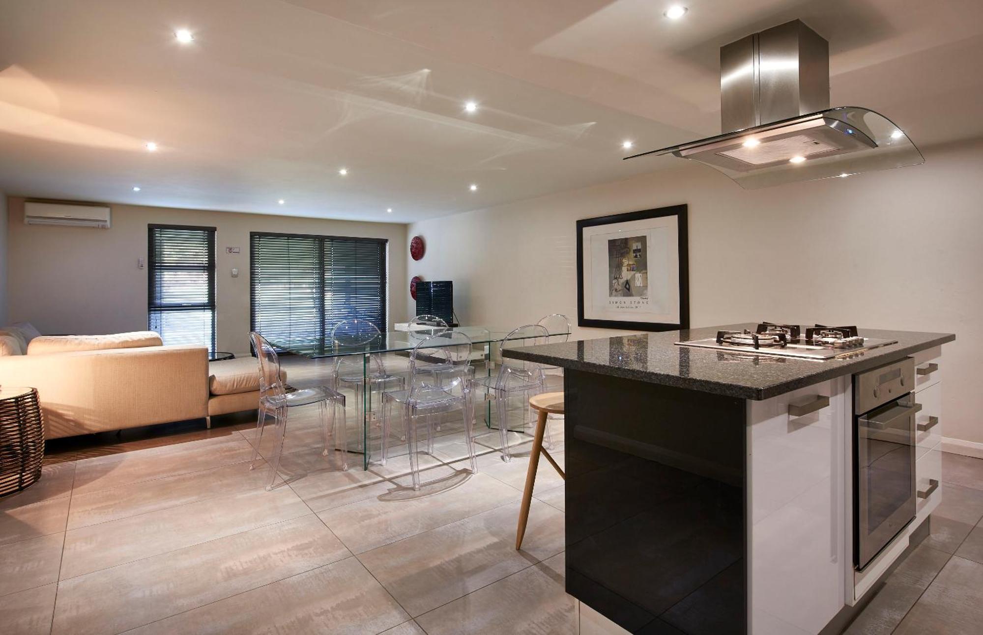 Dynasty Forest Sandown Serviced Apartments & Self Catering Hotel ヨハネスブルグ 部屋 写真
