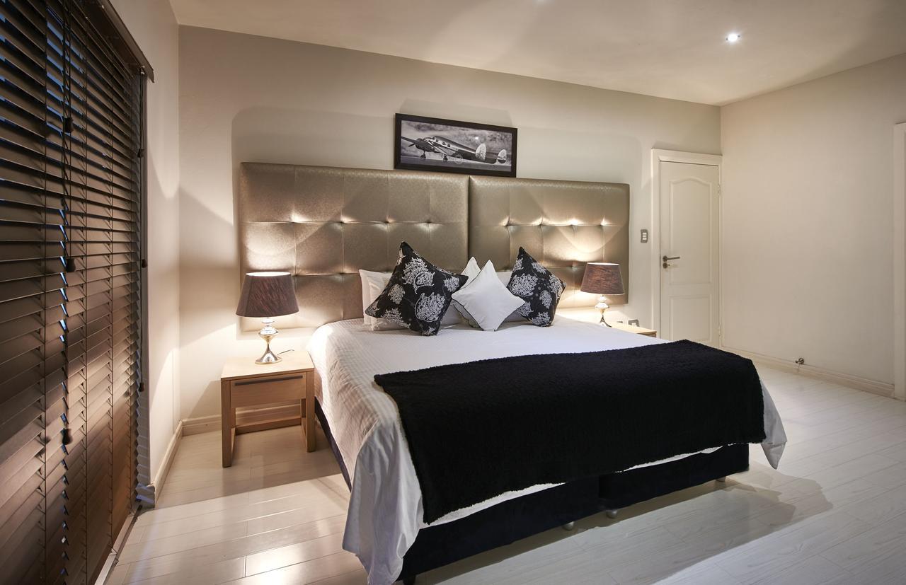 Dynasty Forest Sandown Serviced Apartments & Self Catering Hotel ヨハネスブルグ エクステリア 写真