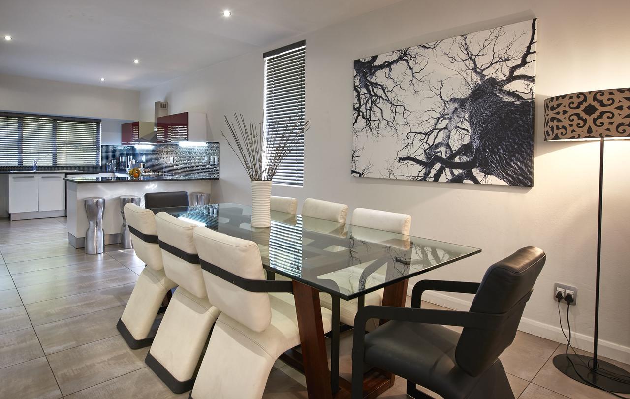 Dynasty Forest Sandown Serviced Apartments & Self Catering Hotel ヨハネスブルグ エクステリア 写真